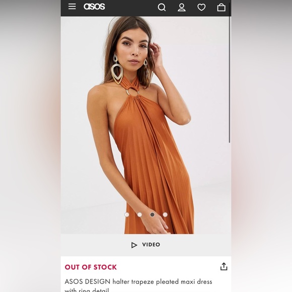 ASOS DESIGN halter trapeze pleated maxi dress with ring detail - Picture 2 of 8